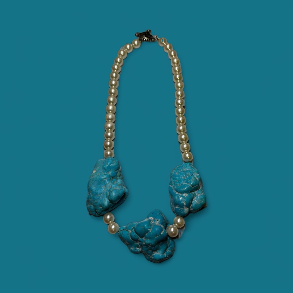 Elegant Turquoise and Pearl Necklace